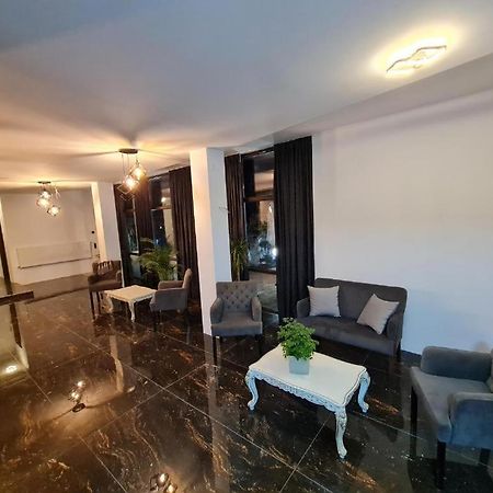 Hotel Aqua Palace Petroşani Exterior foto