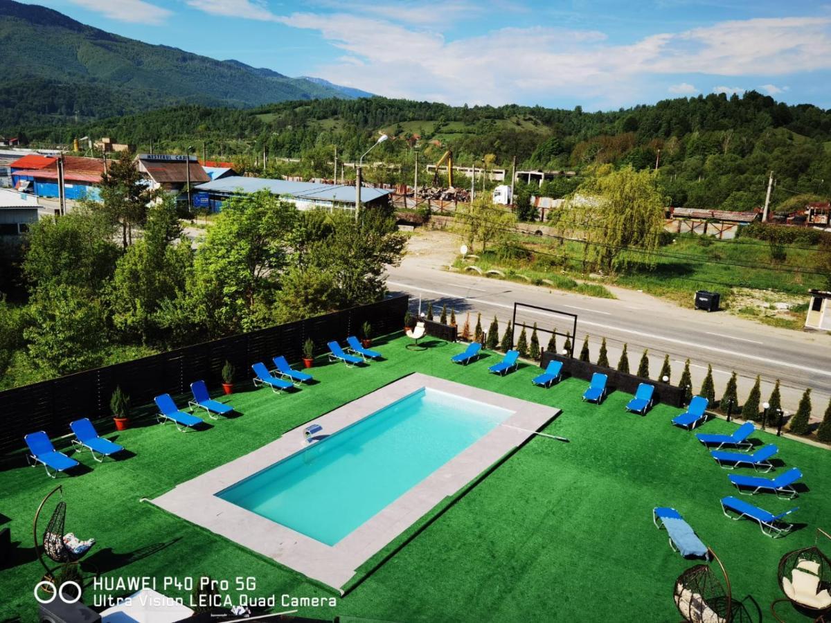 Hotel Aqua Palace Petroşani Exterior foto